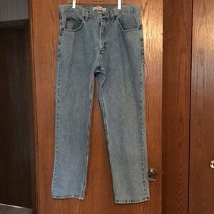 Light blue rinse men’s RELAXED fit LEE Jeans size 38x34 (32 1/2 after washed)